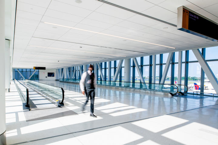 LaGuardia Airport (LGA)