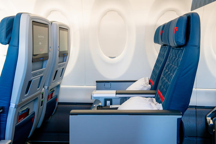 A220-100 interior Comfort Plus