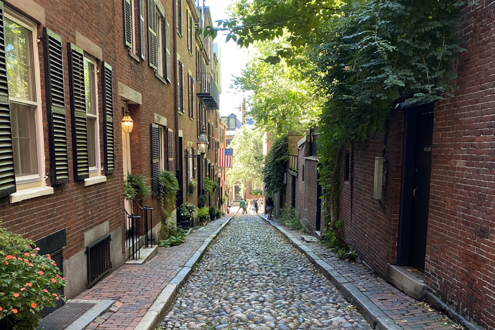 Historic Acorn Street in Boston.