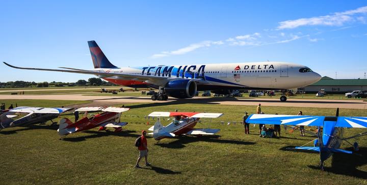 Oshkosh-Team USA 2022-Display 2