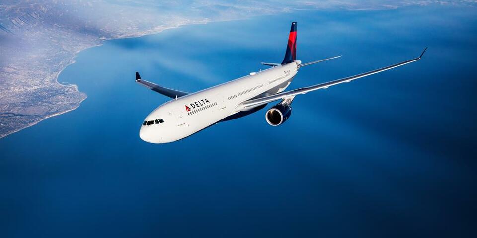 Shot of in-flight Delta airplane