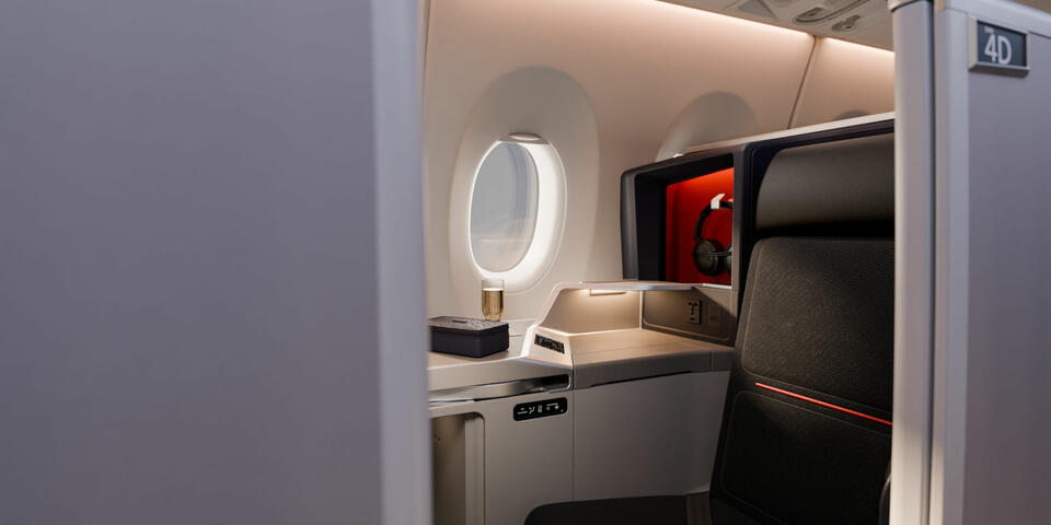 Delta One customers will enjoy brand new soft and breathable fabric seats made of a wool and nylon blend, which is lighter than the current seat covers, and better regulates temperature to help you rest and relax on board. The Delta One seat also features a headrest made from comfortable engineered leather. 