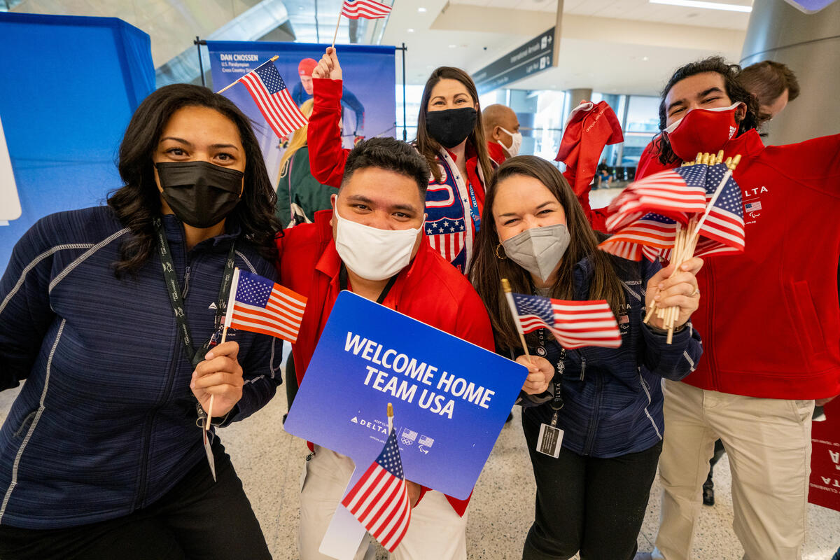 Delta employees welcome home Team USA.