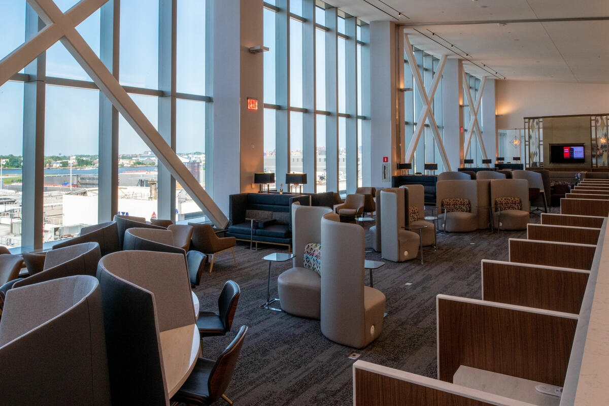 Delta Sky Club at LaGuardia, interior view