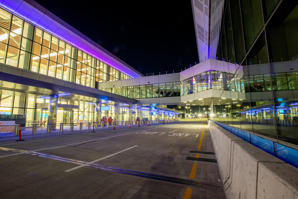 LaGuardia Airport (LGA)