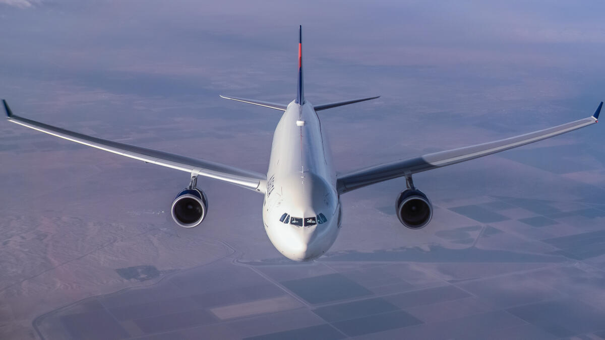 A330-300, exterior front