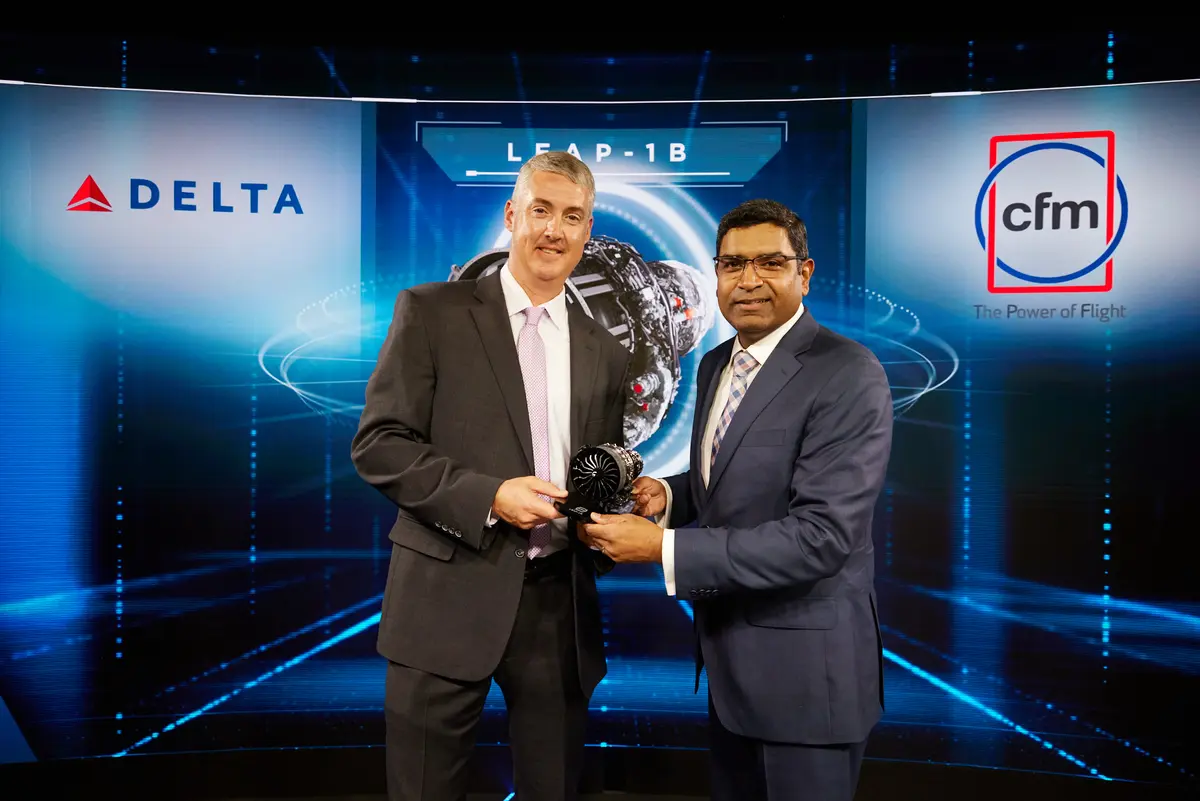 Delta Senior Vice President of Fleet & TechOps Supply Chain Mahendra Nair (right) and Vice President, Aftermarket Strategic Solutions, for CFM International Tom Levin at the Farnborough International Air Show.