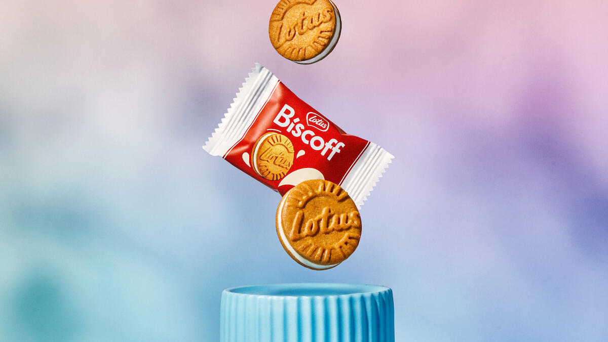 Customers in Delta Comfort+ and First Class on select domestic flights can also choose from a premium snack basket, which includes the iconic Lotus Biscoff cookie, transformed into a sandwich: two delicious cookies with a smooth vanilla filling.  