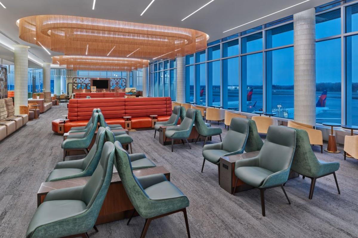 With seating for more than 450, customers visiting MSP-G Club will have ample space whether they’re looking to work, socialize or simply take in the views of the airfield.